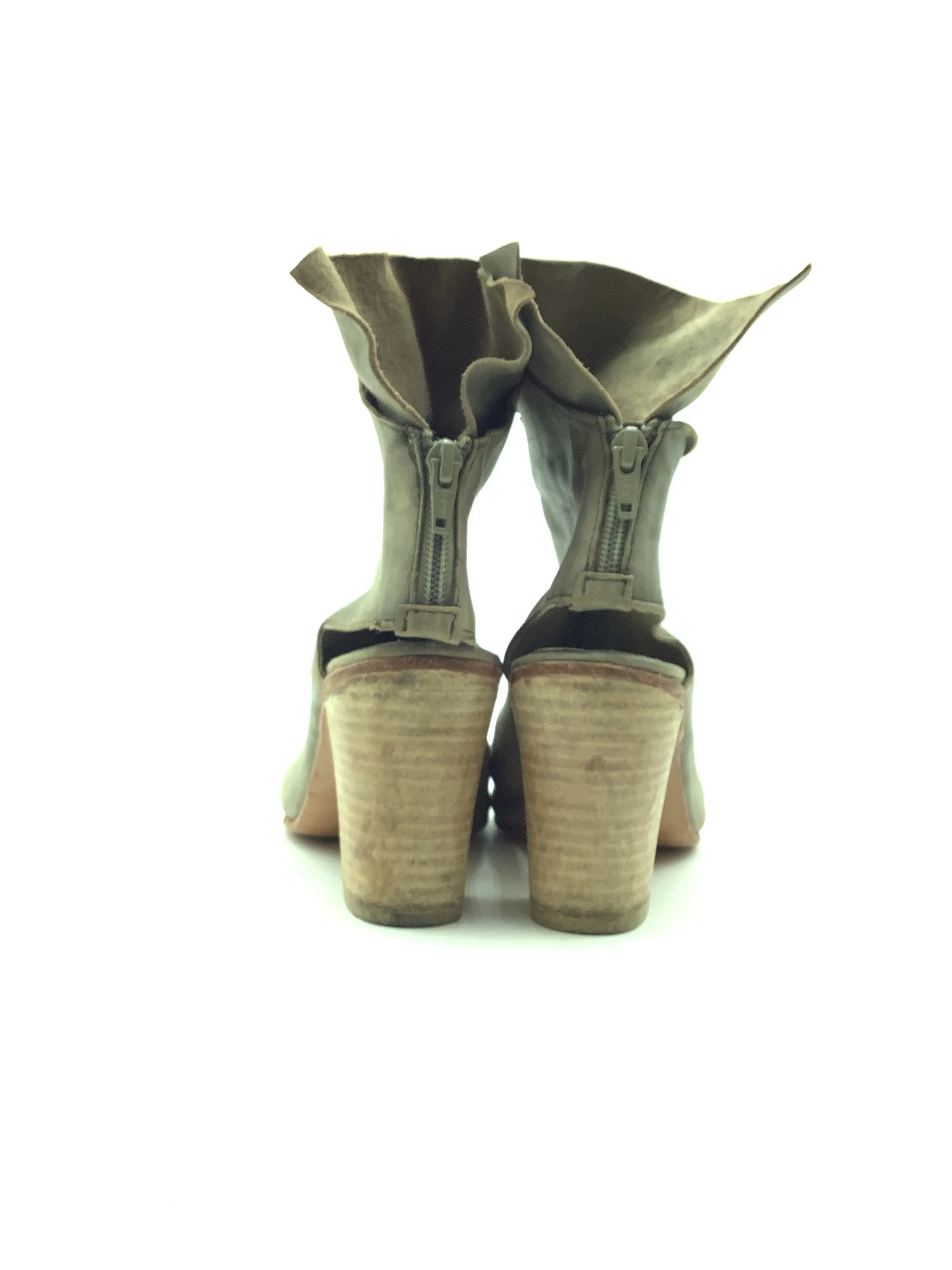 Free People Ankle Shoe Neutral Leather Peep Toe Heeled Size: US 8.5/ EU 39